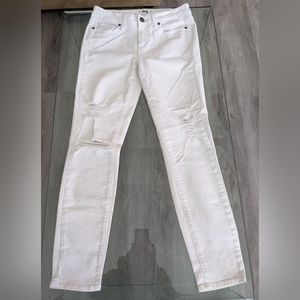 EUC Paige Distressed White Denim Verdugo Ankle Jeans Size 28